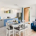 Pulawska 221 - Colorful With Balcony By Renters شقة