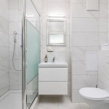 Pulawska 221 - Colorful With Balcony By Renters Varsovia