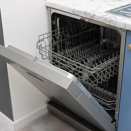 Pulawska 221 - Colorful With Balcony By Renters *